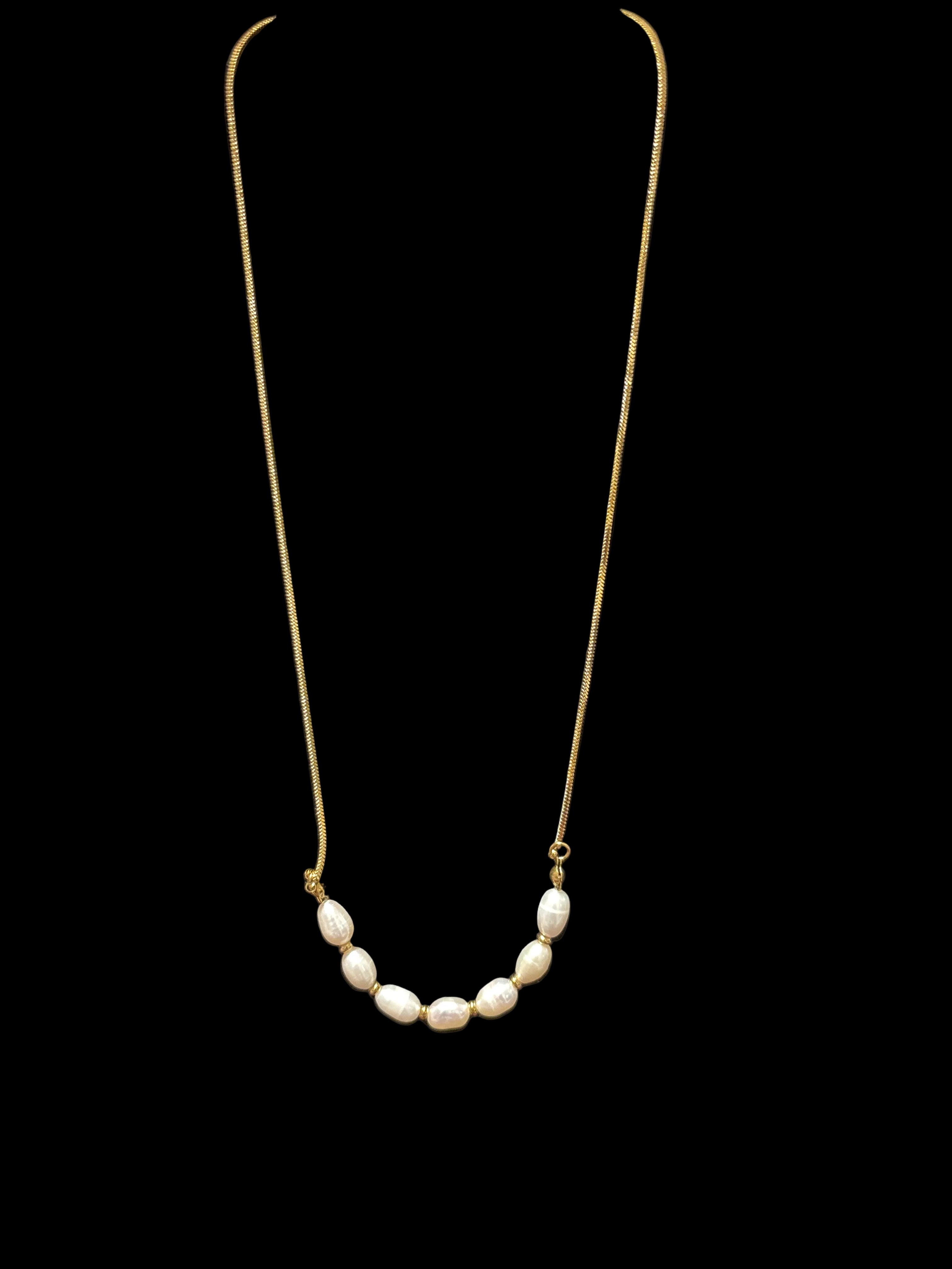 Vintage Pearl and gold tone necklace