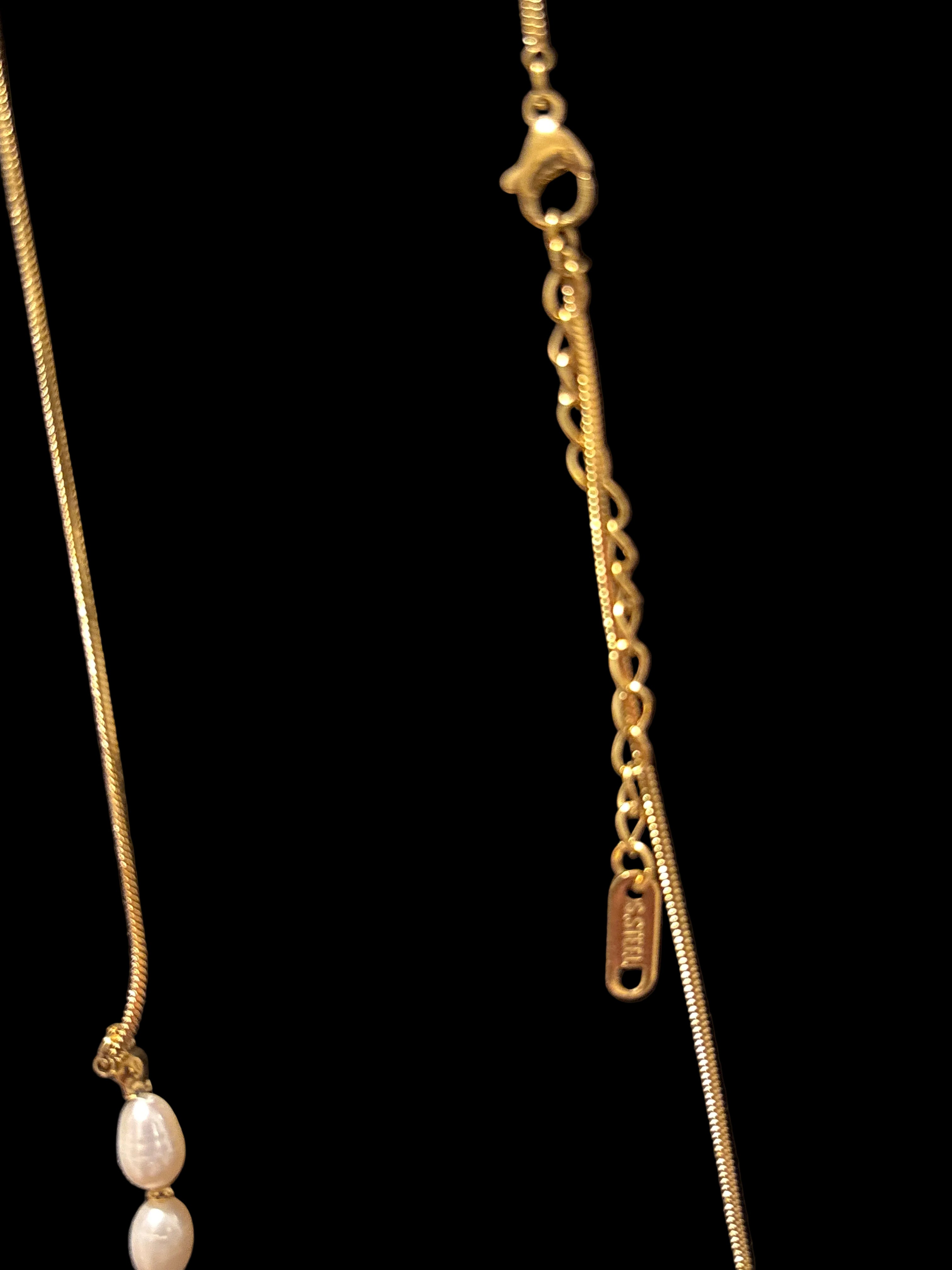 Vintage Pearl and gold tone necklace