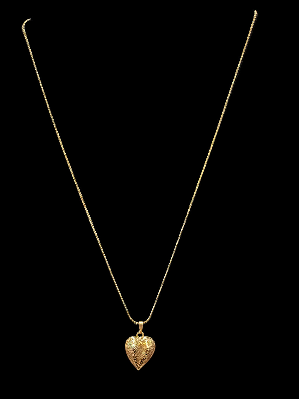 Vintage gold heart pendant necklace